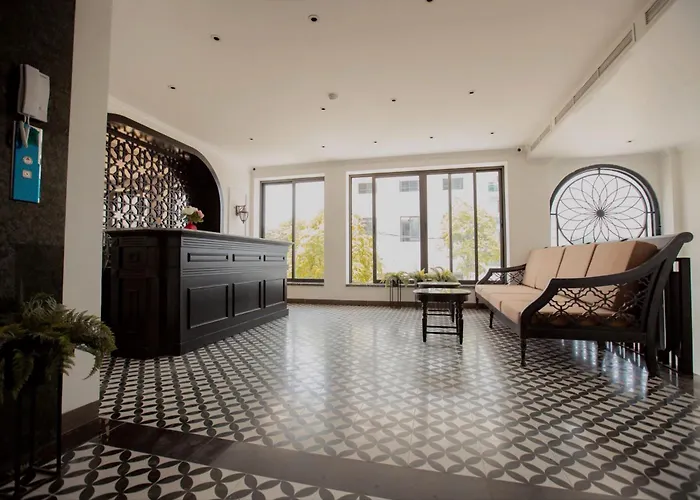 Le Jardin Khách sạn *